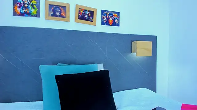 Andhrea Vale online show from March 5, 2026, 12:12 pm