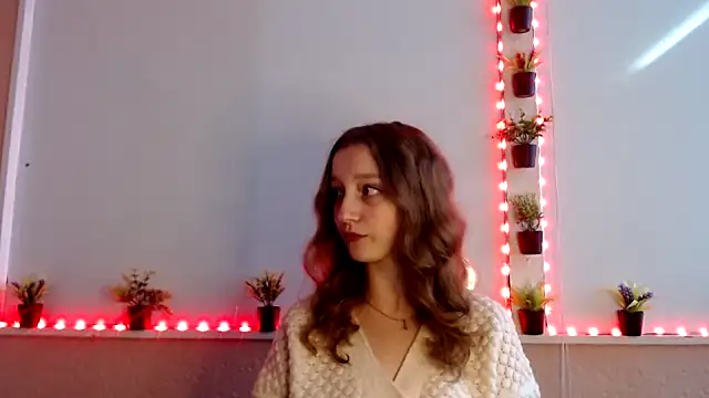 Curlyyy Girl online show from November 10, 2025, 12:04 pm