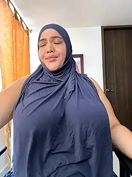 sweetmuslim01 online show from November 13, 2025, 4:28 pm