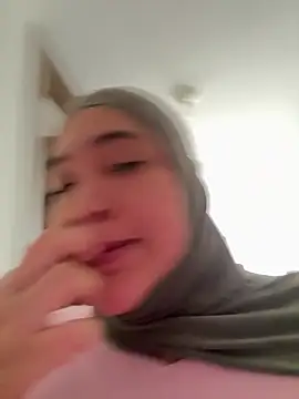 sweetmuslim01 online show from May 6, 2026, 5:07 pm