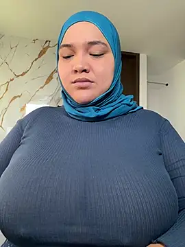 sweetmuslim01 online show from June 12, 2026, 5:34 pm