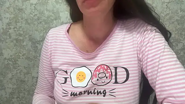 Angelinaa19 online show from May 6, 2026, 7:52 pm