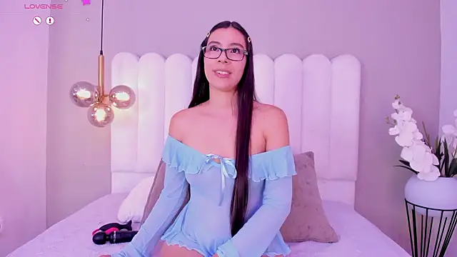 EmilyMiller 22 online show from January 18, 2026, 1:04 pm