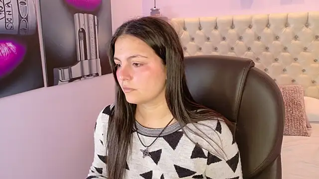 GabyQueens online show from November 18, 2025, 3:05 pm