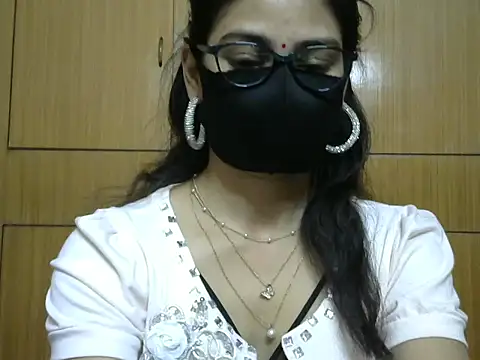 Snapshot of Fairy_Pie chatting on April 18, 2026, 9:15 pm Fairy Pie online show from April 18, 2026, 9:15 pm