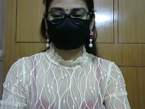 Snapshot of Fairy_Pie chatting on May 8, 2026, 6:13 pm Fairy Pie online show from May 8, 2026, 6:13 pm