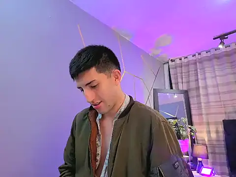 Snapshot of Un_Sluttyy chatting on November 7, 2025, 11:43 am Un Sluttyy online show from November 7, 2025, 11:43 am