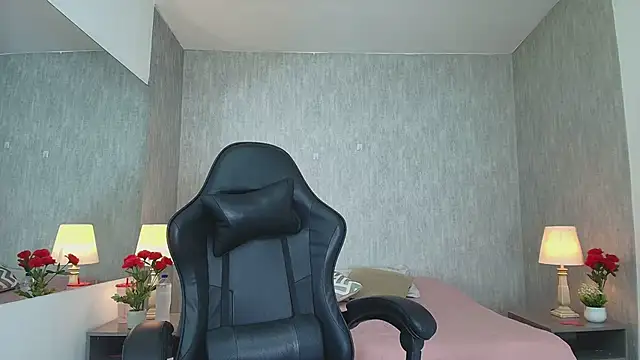 Snapshot of MeganDiamont_FG chatting on March 11, 2026, 7:31 pm MeganDiamont FG online show from March 11, 2026, 7:31 pm