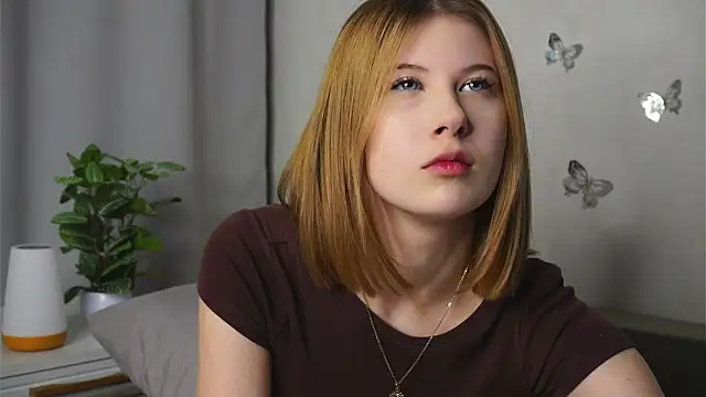 YvonneBou online show from November 24, 2025, 7:13 pm