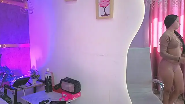 AuroraLanee  online show from December 17, 2025, 7:42 pm