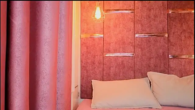 AuroraLanee  online show from February 5, 2026, 7:51 pm