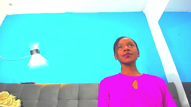 Aliis Love online show from November 25, 2025, 3:50 am