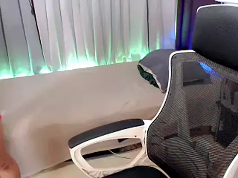 AvianaGoddess online show from August 6, 2026, 5:31 am