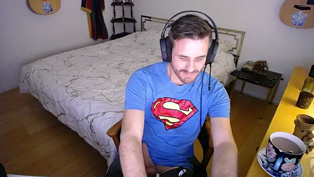 Snapshot of skatejocke chatting on November 15, 2025, 8:27 pm skatejocke online show from November 15, 2025, 8:27 pm