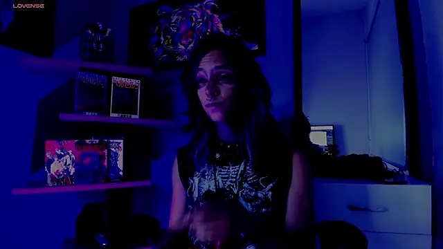 luxiel  online show from December 4, 2025, 10:40 pm