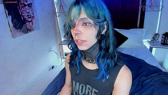 luxiel  online show from June 9, 2026, 9:15 pm