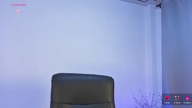 MissEmma   online show from November 19, 2025, 8:31 pm