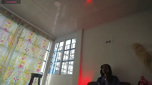 Camile Queen online show from November 10, 2025, 8:08 pm