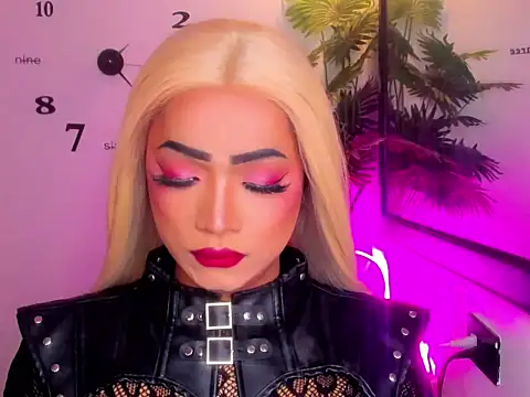 GwennGoddess online show from March 24, 2026, 5:23 am