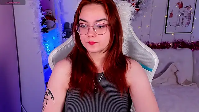 Lily  Evans online show from January 8, 2026, 4:04 am