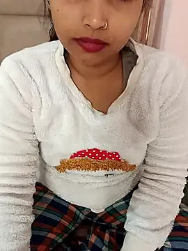 Sexy Divya   online show from November 25, 2025, 5:18 am