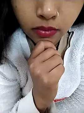 Sexy Divya   online show from December 18, 2025, 5:24 am