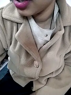 Sexy Divya   online show from December 20, 2025, 5:58 am