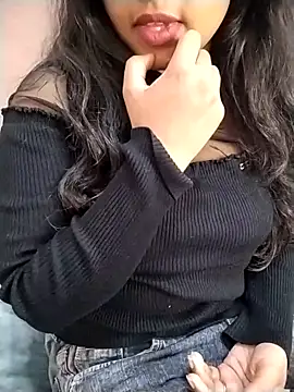 Sexy Divya   online show from March 11, 2026, 5:57 am