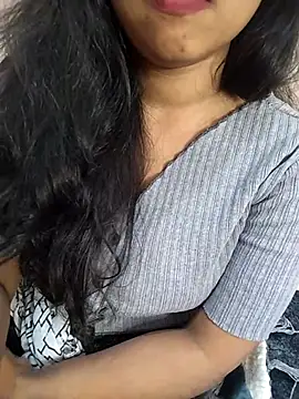 Sexy Divya   online show from March 12, 2026, 7:14 am