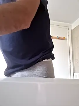 CuteDaddy92 online show from May 5, 2026, 8:33 am