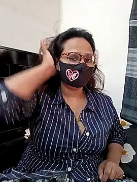 Snapshot of sadiya56803 chatting on November 19, 2025, 10:26 am sadiya56803 online show from November 19, 2025, 10:26 am