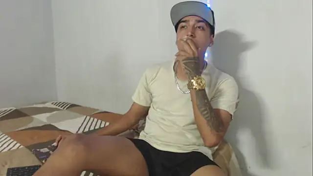 scotthott online show from November 10, 2025, 8:19 pm