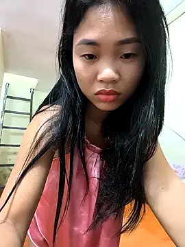 Lynly k2 online show from March 25, 2026, 11:33 pm