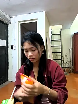 Lynly k2 online show from May 2, 2026, 12:54 pm