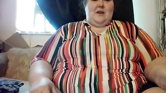 mayflower420 online show from April 14, 2026, 2:01 pm