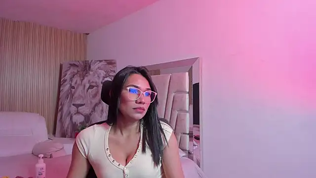 katemooss  online show from November 21, 2025, 12:15 pm