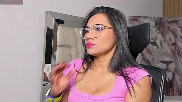 katemooss  online show from December 21, 2025, 12:45 pm