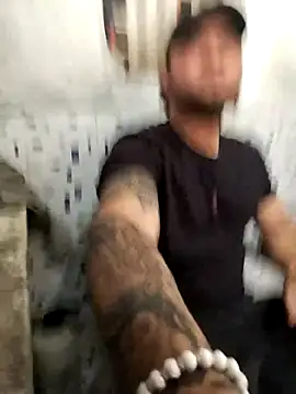 JHONNYACA28 online show from November 8, 2025, 2:28 pm