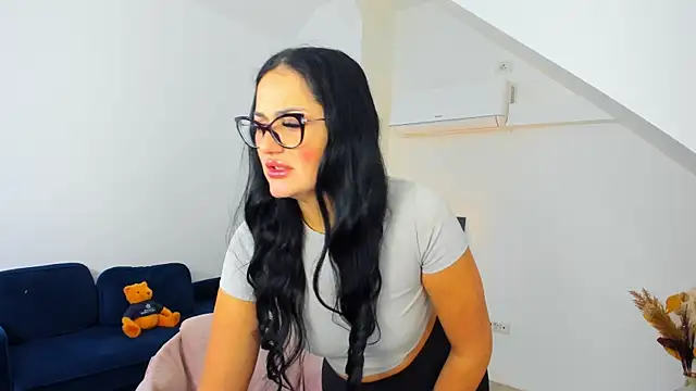 AnyaEvy online show from March 2, 2026, 5:08 am