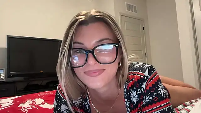 RosieCheeks  online show from November 25, 2025, 10:21 pm