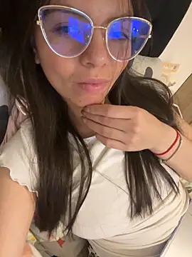 Mariana Ve online show from November 8, 2025, 3:39 am