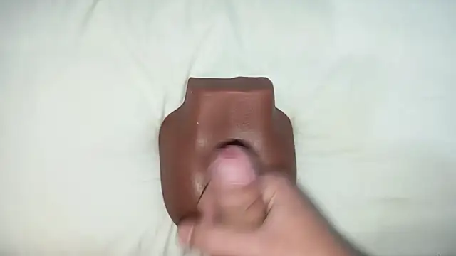 Spanish Milk online show from November 15, 2025, 10:59 pm