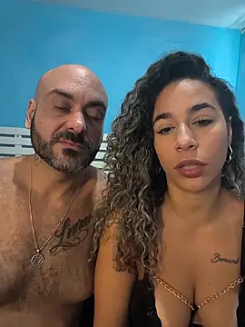 vivianeleoa online show from July 6, 2026, 3:25 pm