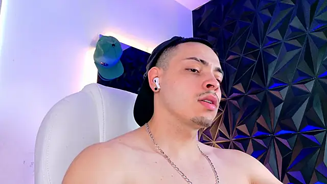 Maxwell Dupont online show from December 4, 2025, 4:05 pm