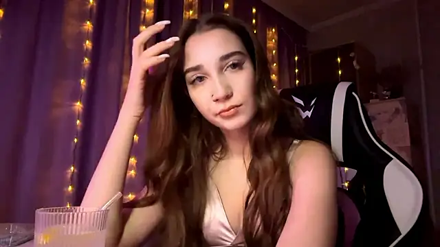 HollyPaw online show from February 1, 2026, 10:08 pm