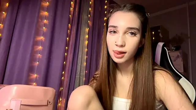 HollyPaw online show from February 4, 2026, 10:58 pm