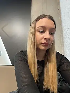 SashaCatt online show from December 5, 2025, 7:17 am