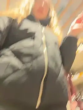 Snapshot of SashaCatt chatting on March 8, 2026, 8:18 am SashaCatt online show from March 8, 2026, 8:18 am