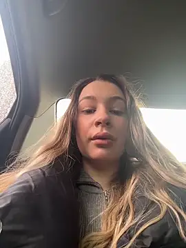 Snapshot of SashaCatt chatting on March 16, 2026, 8:40 am SashaCatt online show from March 16, 2026, 8:40 am