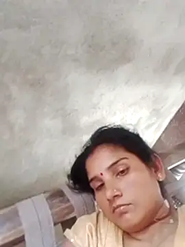 Snapshot of Seema_ji12 chatting on May 27, 2026, 9:28 am Seema ji12 online show from May 27, 2026, 9:28 am